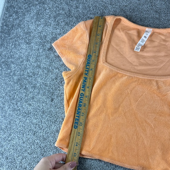 ALO Yoga Terry Beachside Short Sleeve Orange Square Neck Crop Top Womens M - Picture 2 of 9